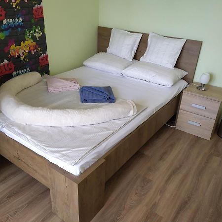 Legyél a vendégünk :) Apartamento Debrecen Exterior foto